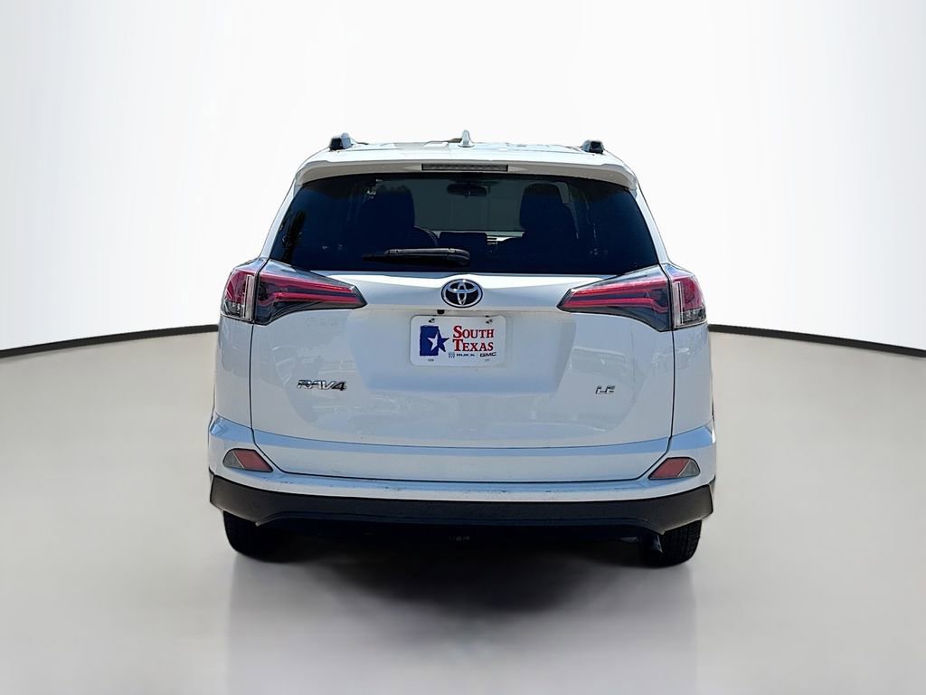 Used 2018 Toyota RAV4 LE image 6