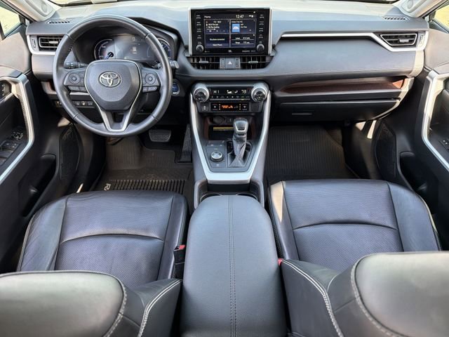 Used 2020 Toyota RAV4 Limited image 18