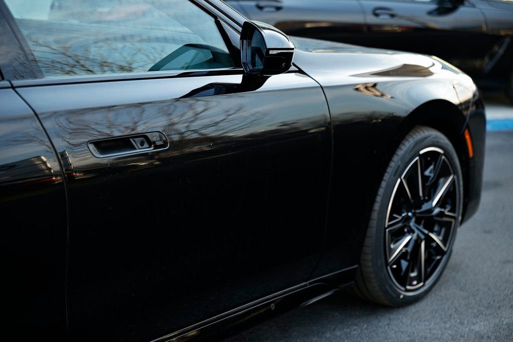 New 2026 BMW 740i w/ Executive Package image 8