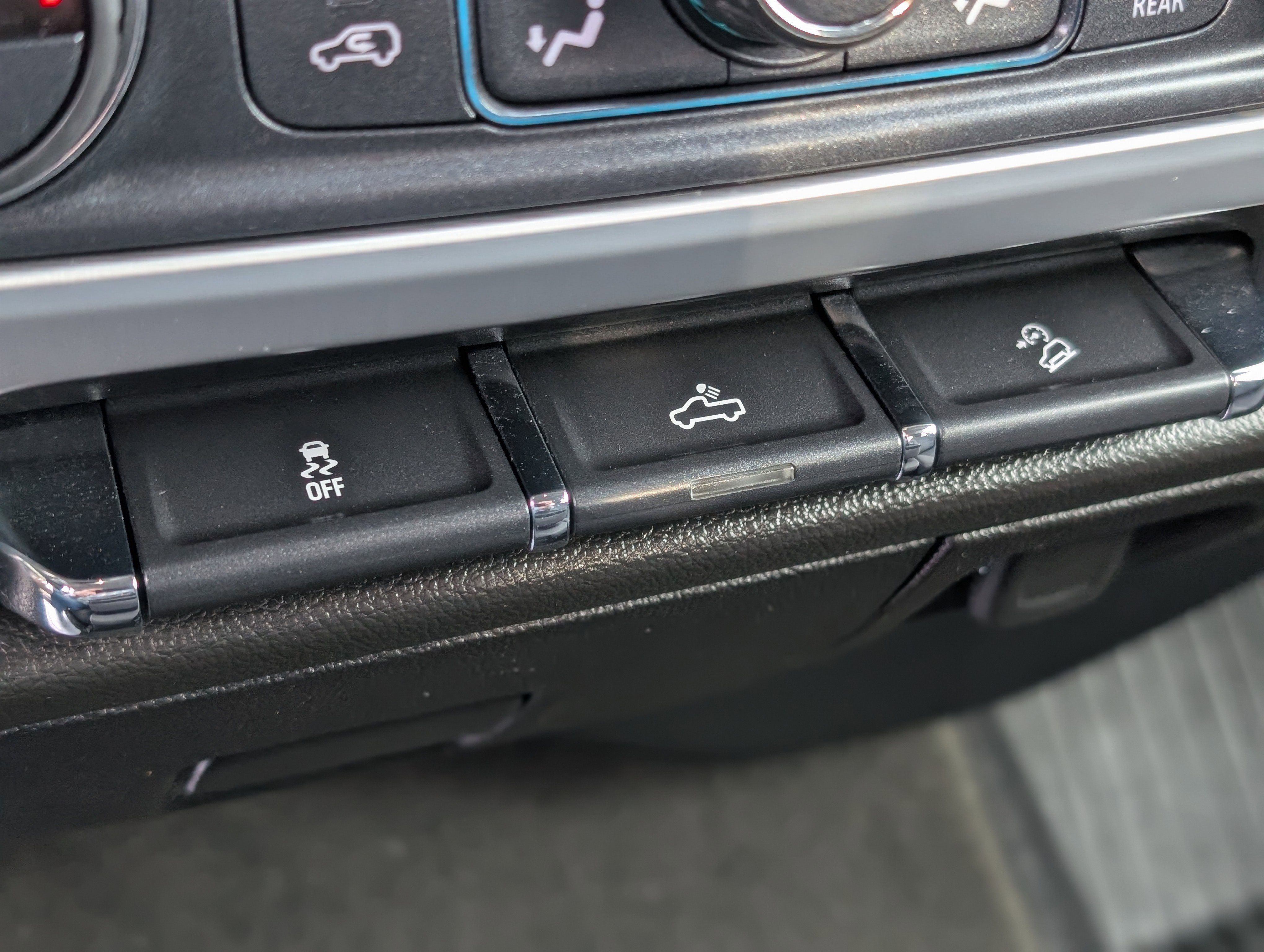 Used 2018 GMC Sierra 1500 SLE w/ SLE Value Package image 21