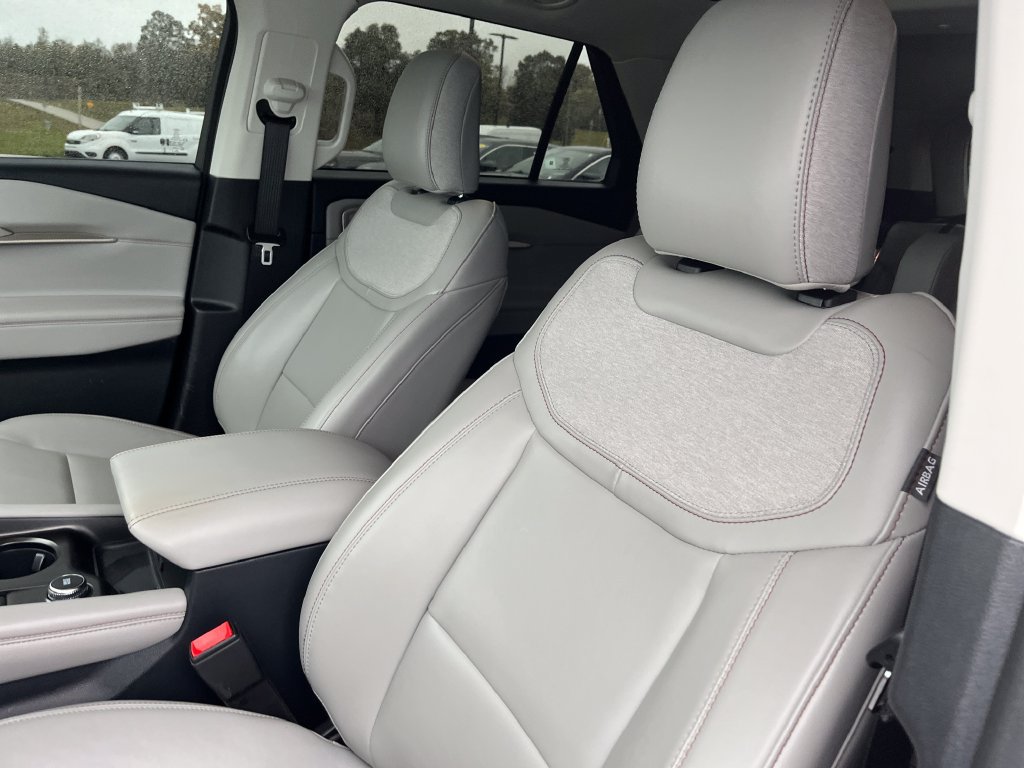Used 2026 Ford Explorer Active w/ Active Comfort Package AWD/4WD image 12