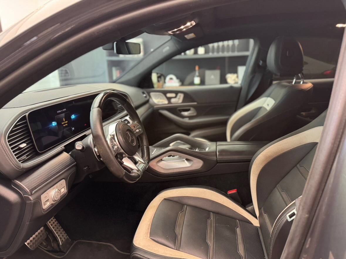 Used 2023 Chevrolet Bolt EUV Premier w/ Redline Edition FWD image 8