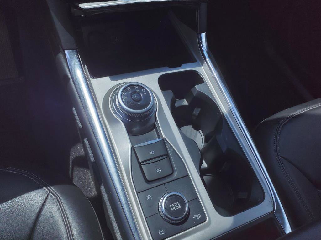 Used 2021 Ford Explorer XLT w/ Equipment Group 202A image 9