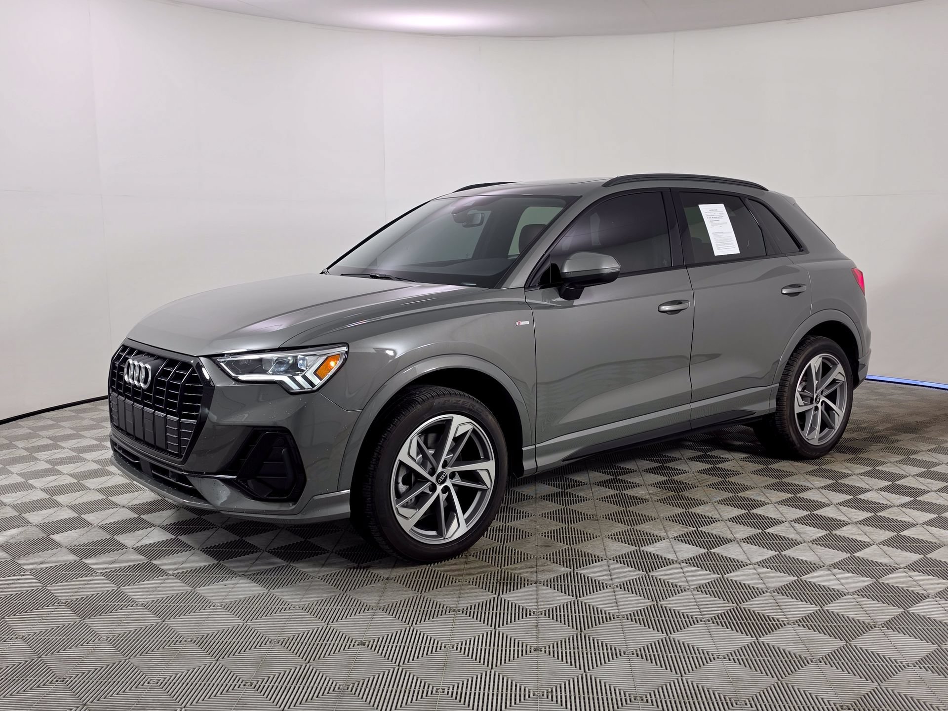 Certified 2025 Audi Q3 2.0T Premium w/ Convenience Plus Package AWD/4WD image 3