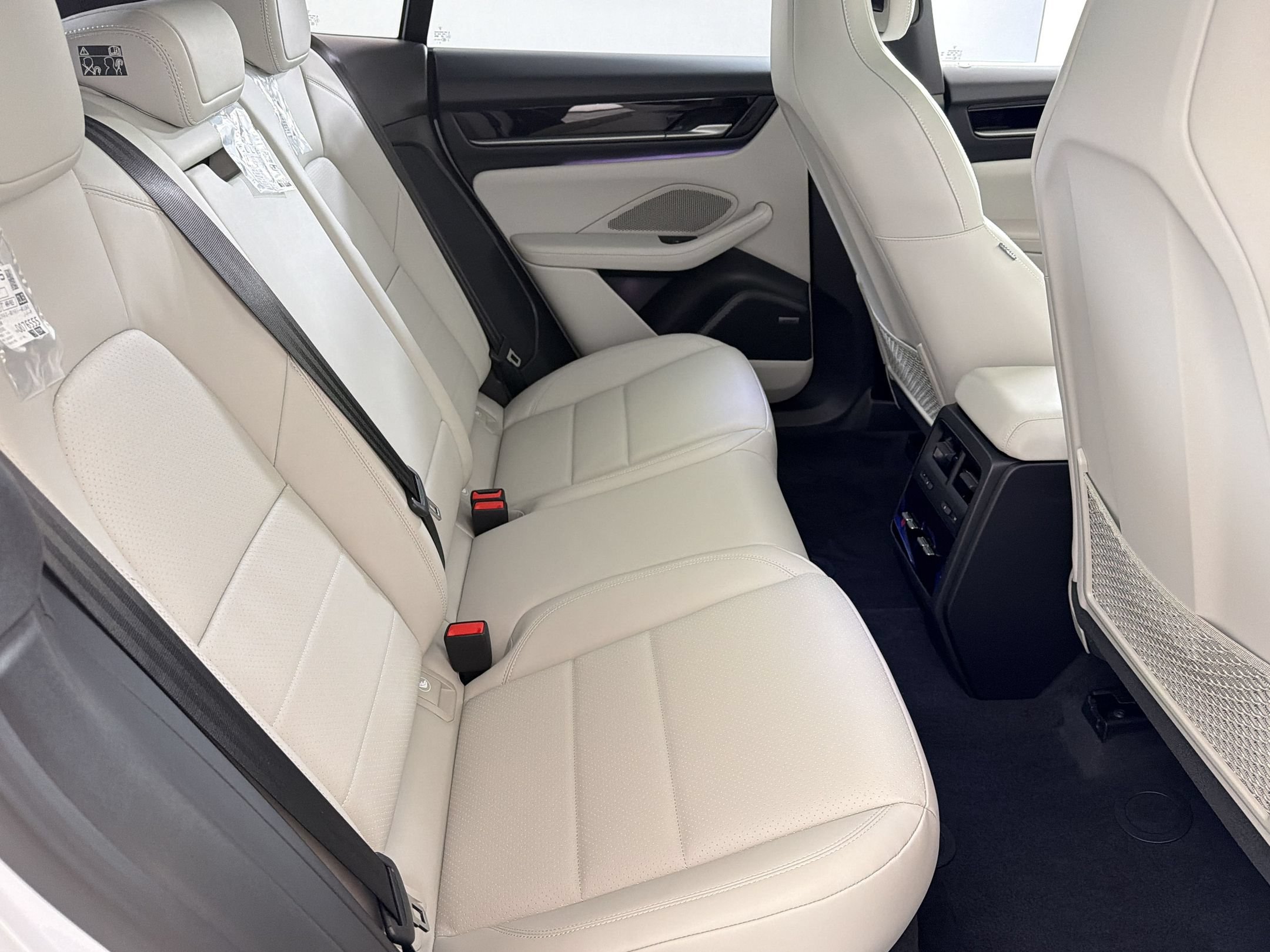 Used 2026 Porsche Macan Electric RWD image 26