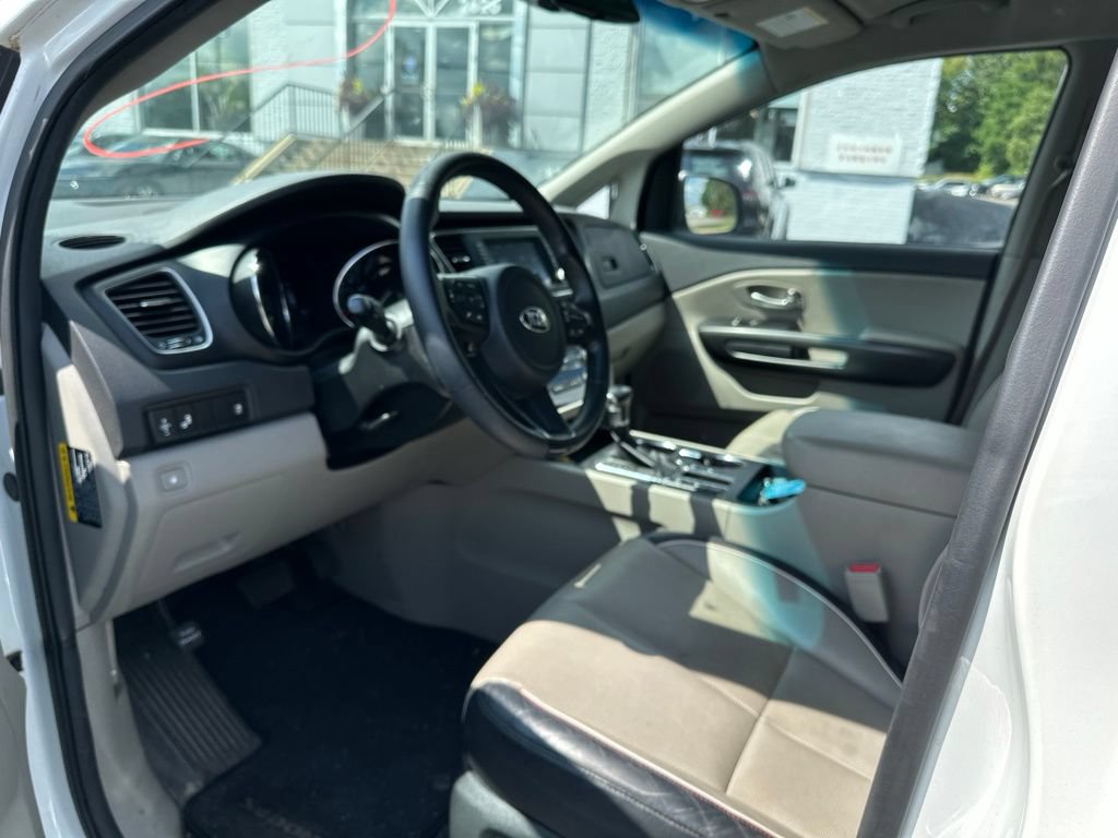 Used 2019 Kia Sedona EX w/ Paint Protection Package FWD image 3