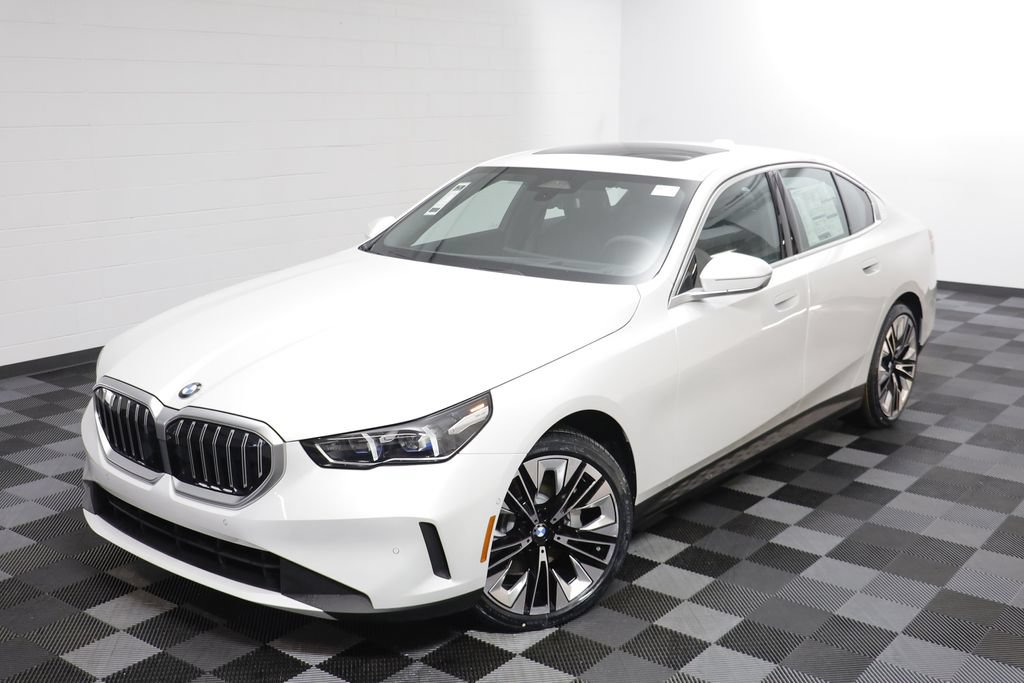 New 2026 BMW 530i xDrive w/ Premium Package AWD/4WD image 2