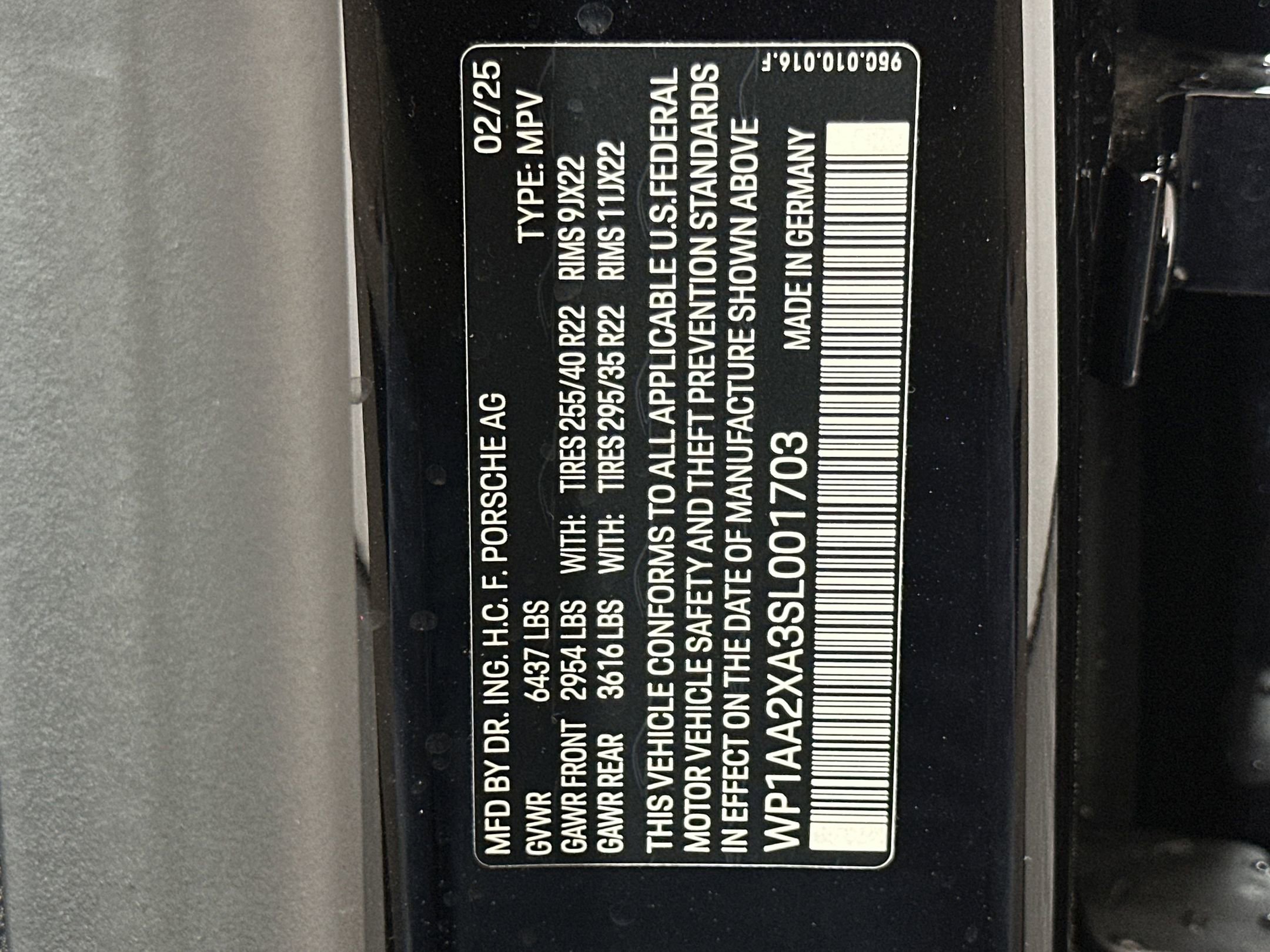 Certified 2025 Porsche Macan 4 Electric image 23