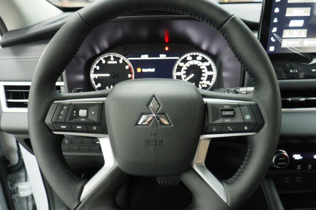 New 2026 Mitsubishi Outlander SE FWD image 8