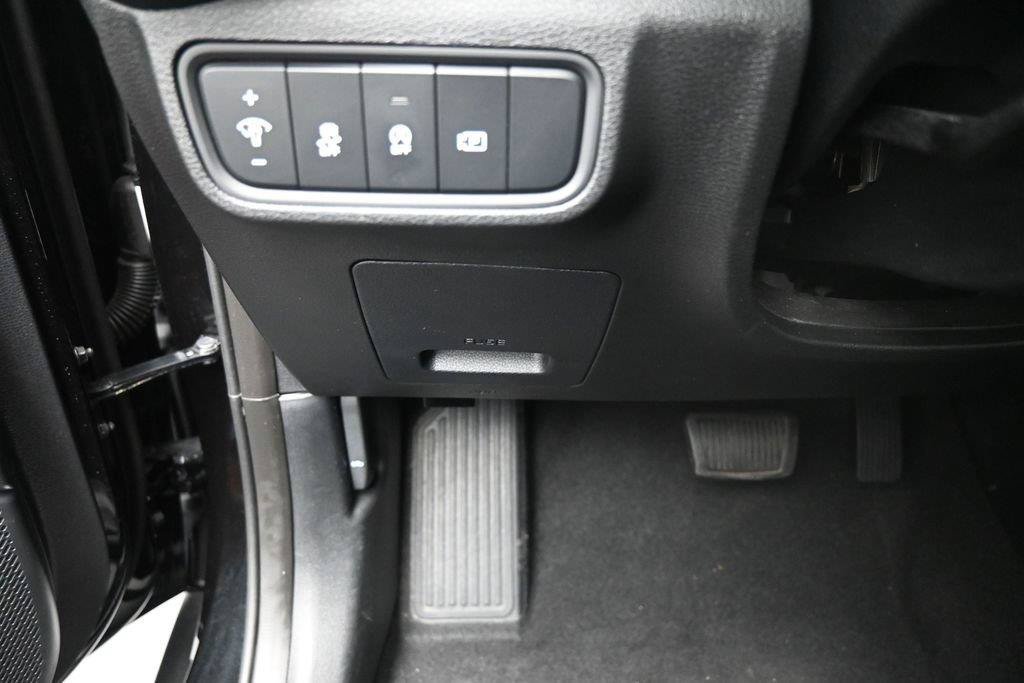 Used 2025 Kia Soul EX FWD image 16