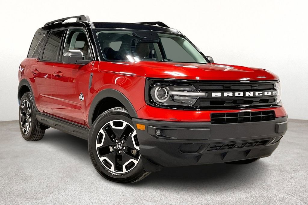 Used 2022 Ford Bronco Sport Outer Banks w/ Tech Package image 1