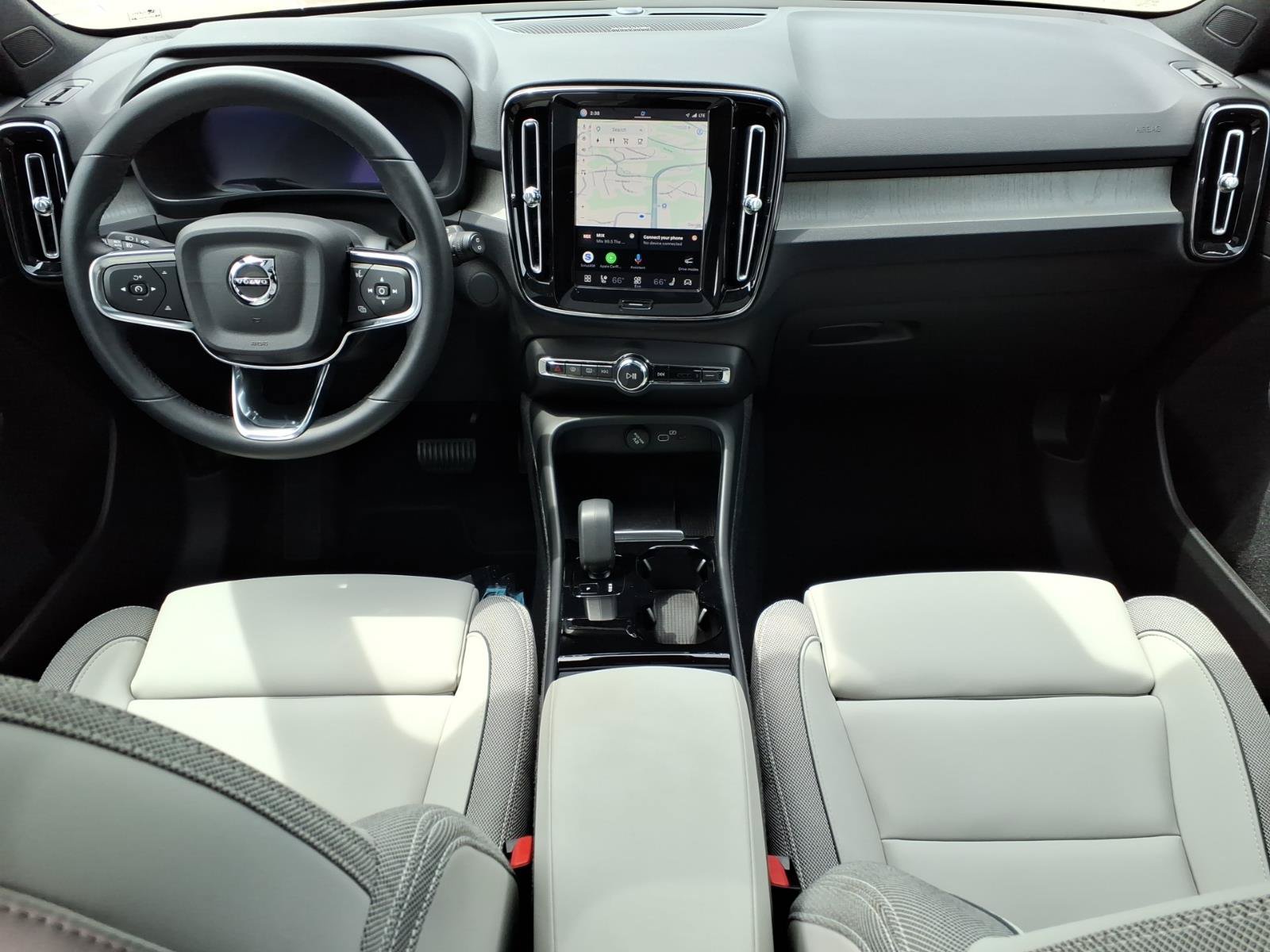 Certified 2025 Volvo EX40 Ultra AWD/4WD image 12