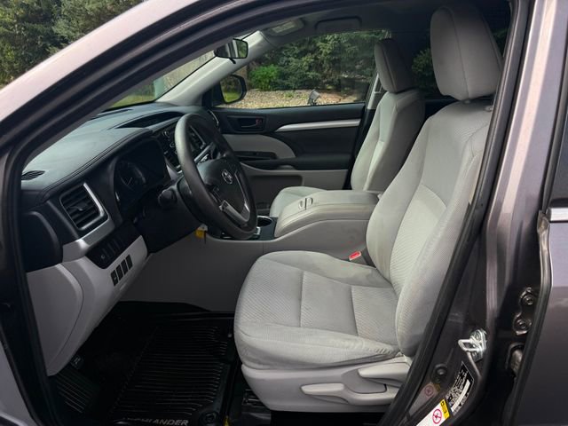 Used 2019 Toyota Highlander Plus image 6
