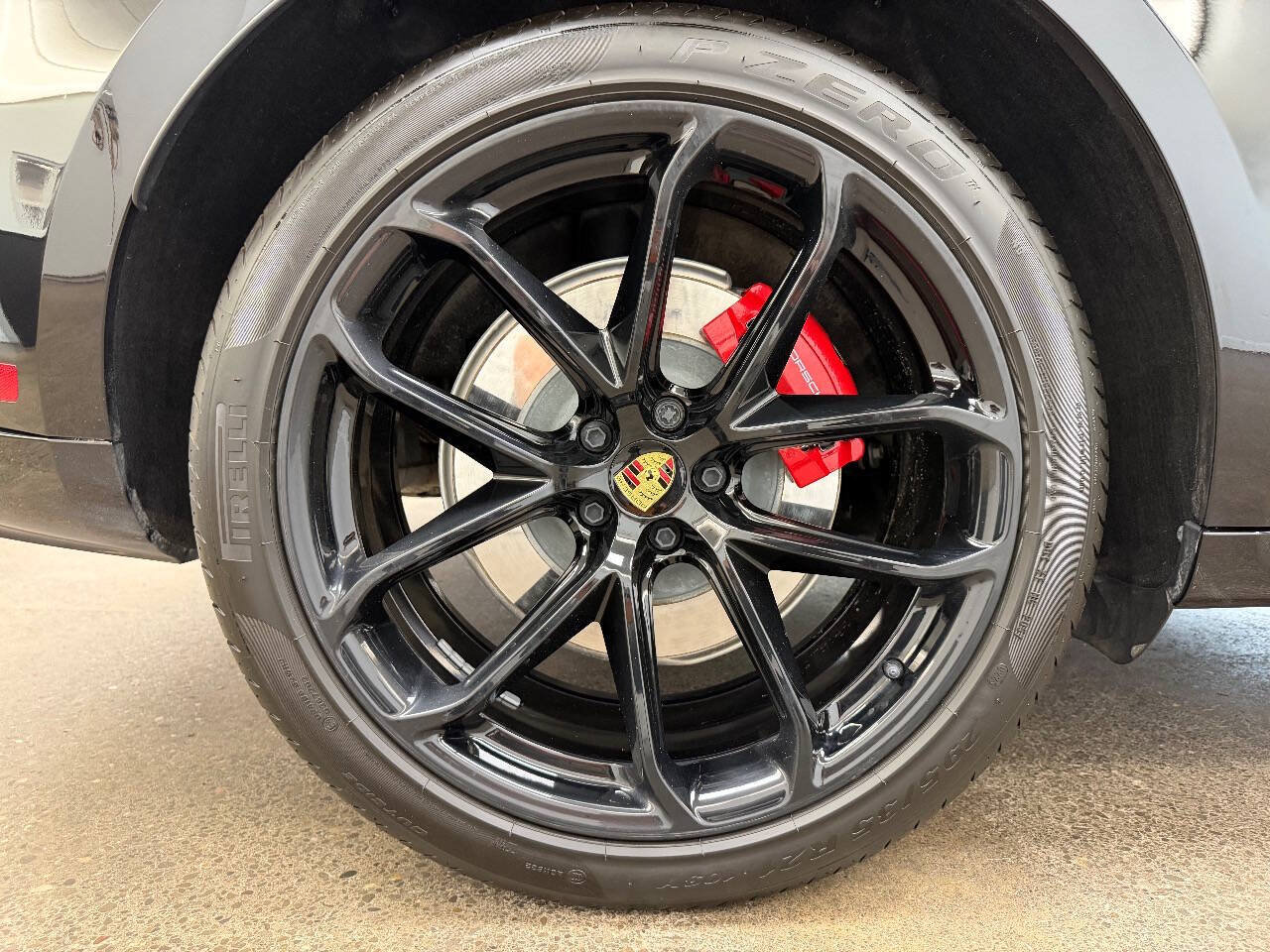 Used 2025 Porsche Macan GTS w/ Premium Package Plus (PU3) AWD/4WD image 17