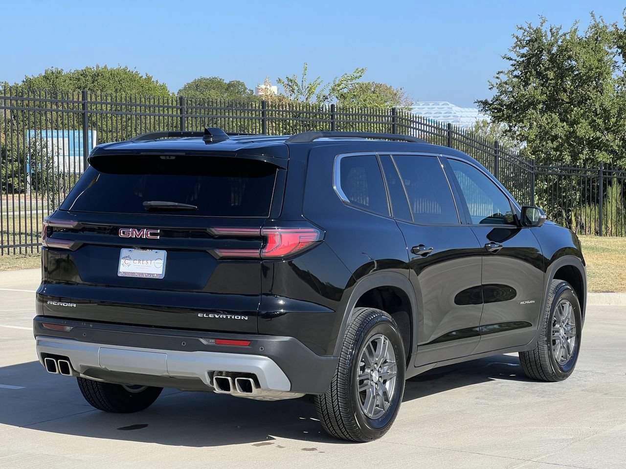 Used 2026 GMC Acadia Elevation FWD image 4