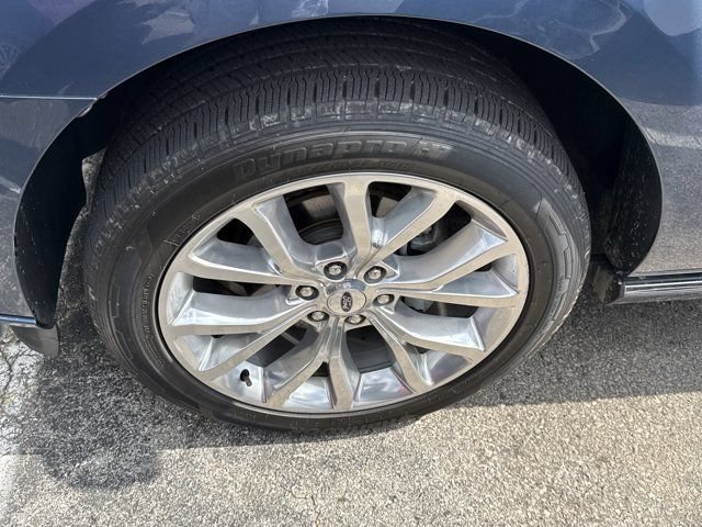 Used 2018 Ford Expedition Max Platinum RWD image 2