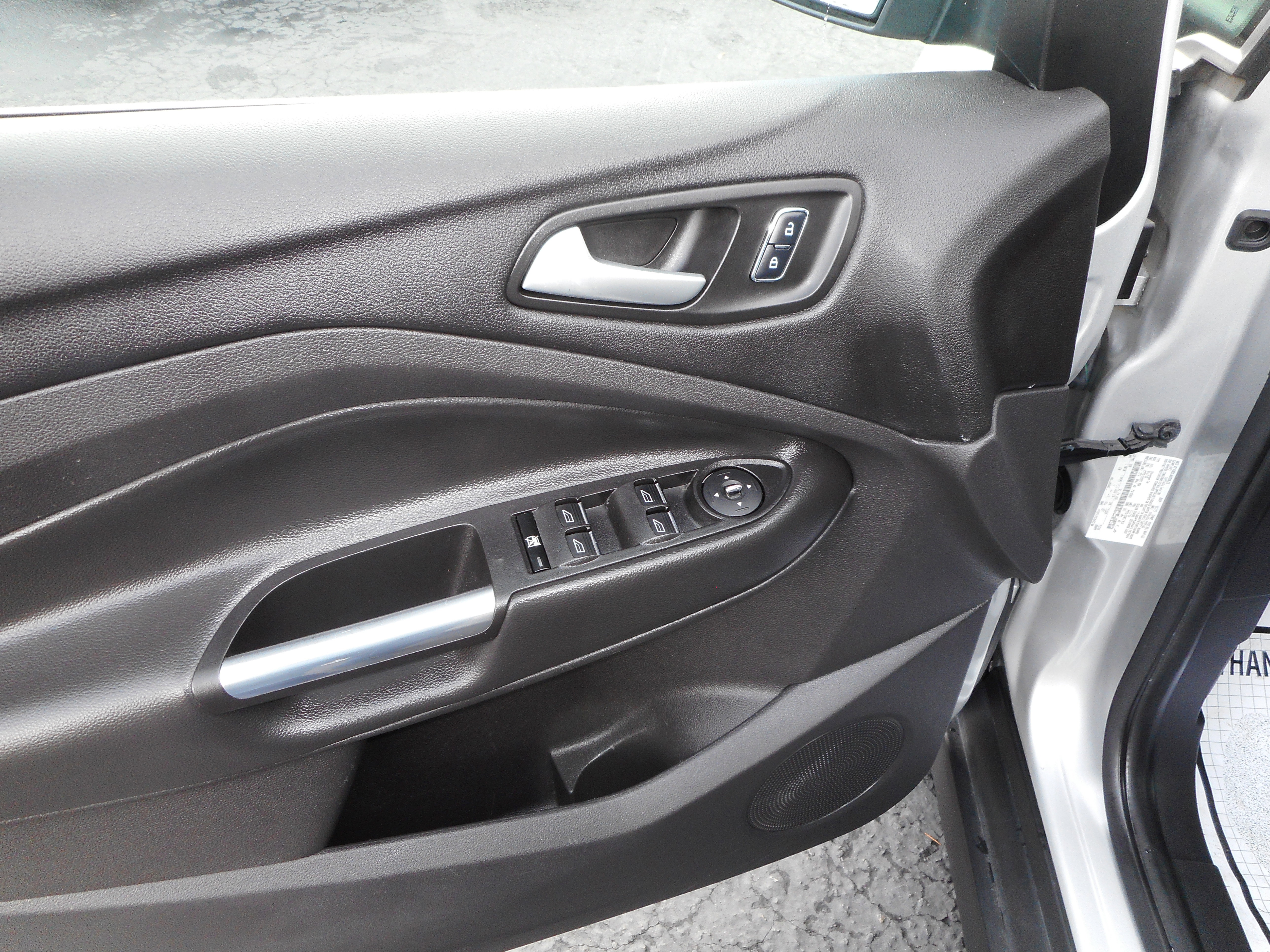 Used 2015 Ford C-MAX SE image 15