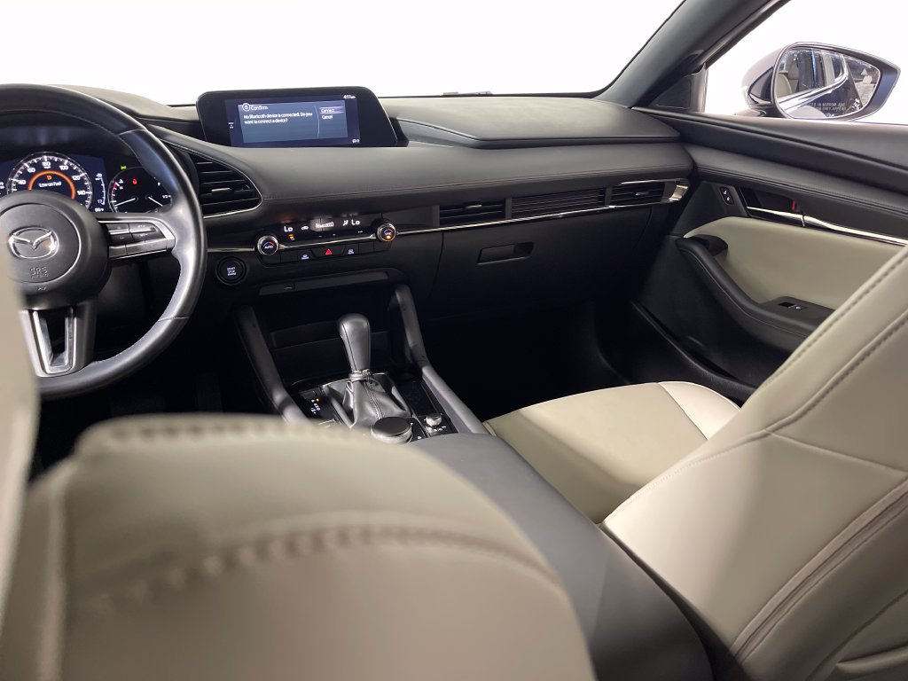 Used 2019 MAZDA MAZDA3 Hatchback FWD image 17