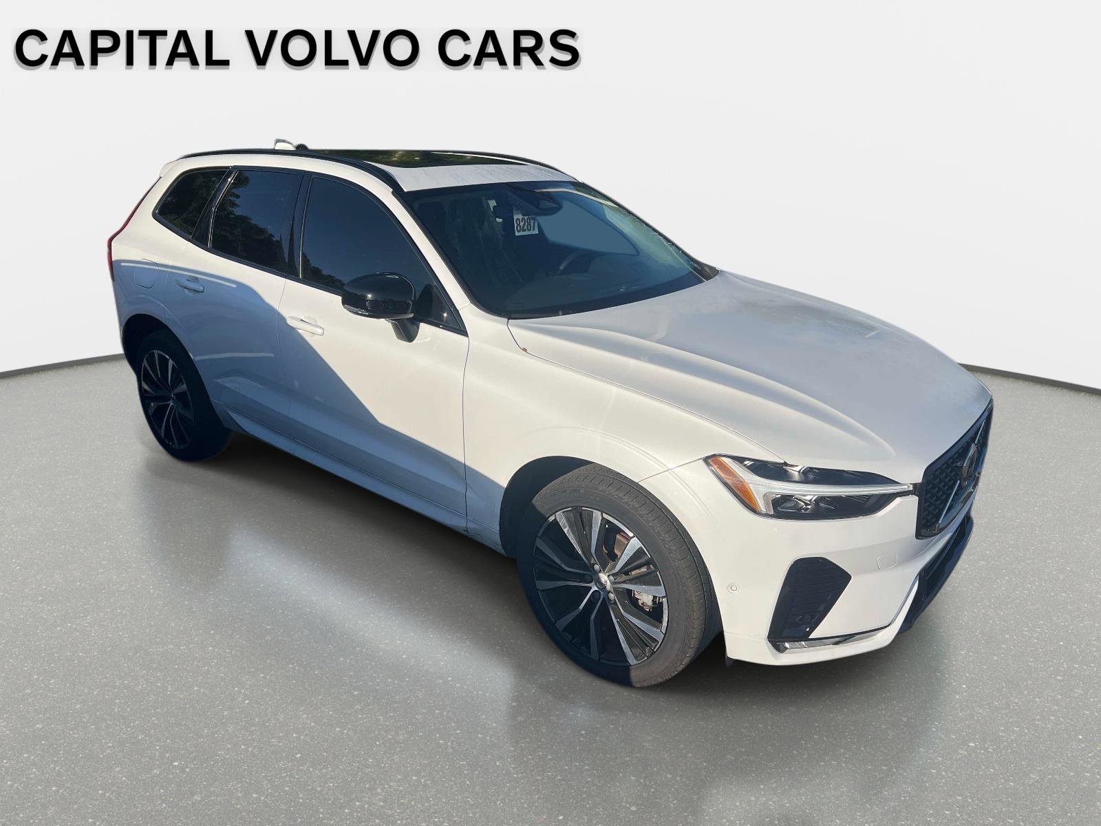 Used 2024 Volvo XC60 B5 Plus image 2