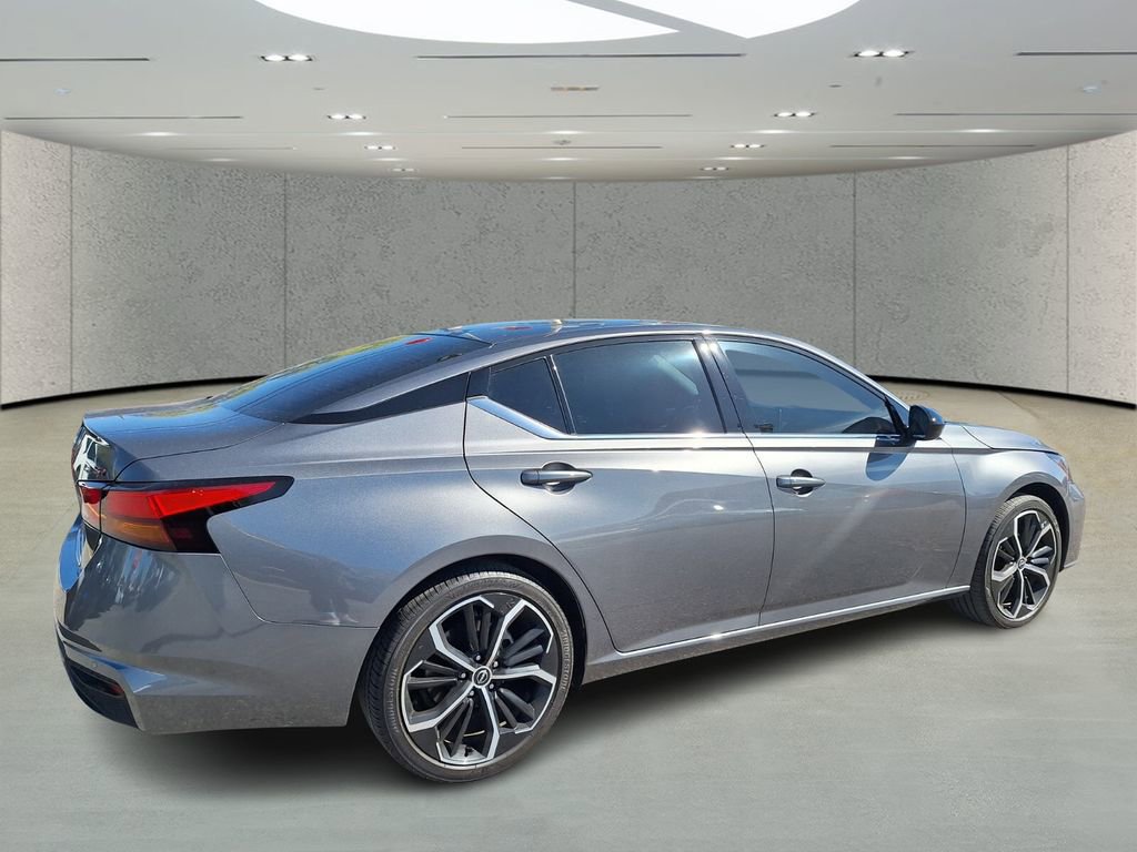Used 2025 Nissan Altima 2.5 SR image 4