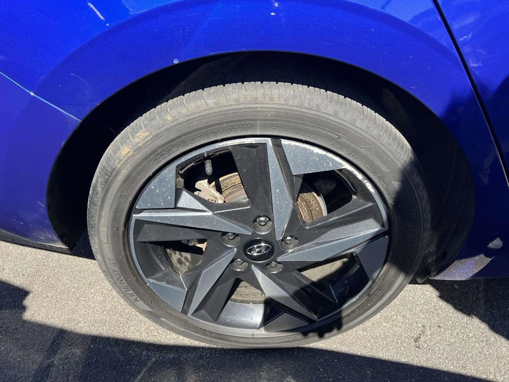 Certified 2023 Hyundai Elantra Limited FWD image 8