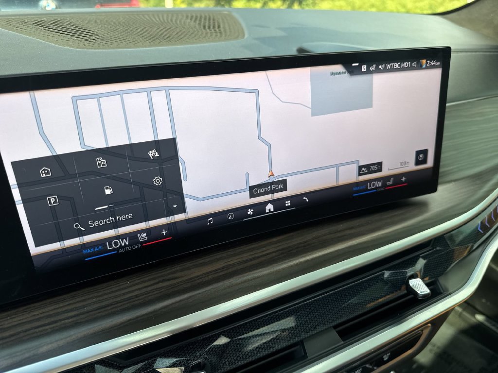 Certified 2024 BMW X7 xDrive40i w/ Executive Package AWD/4WD image 12
