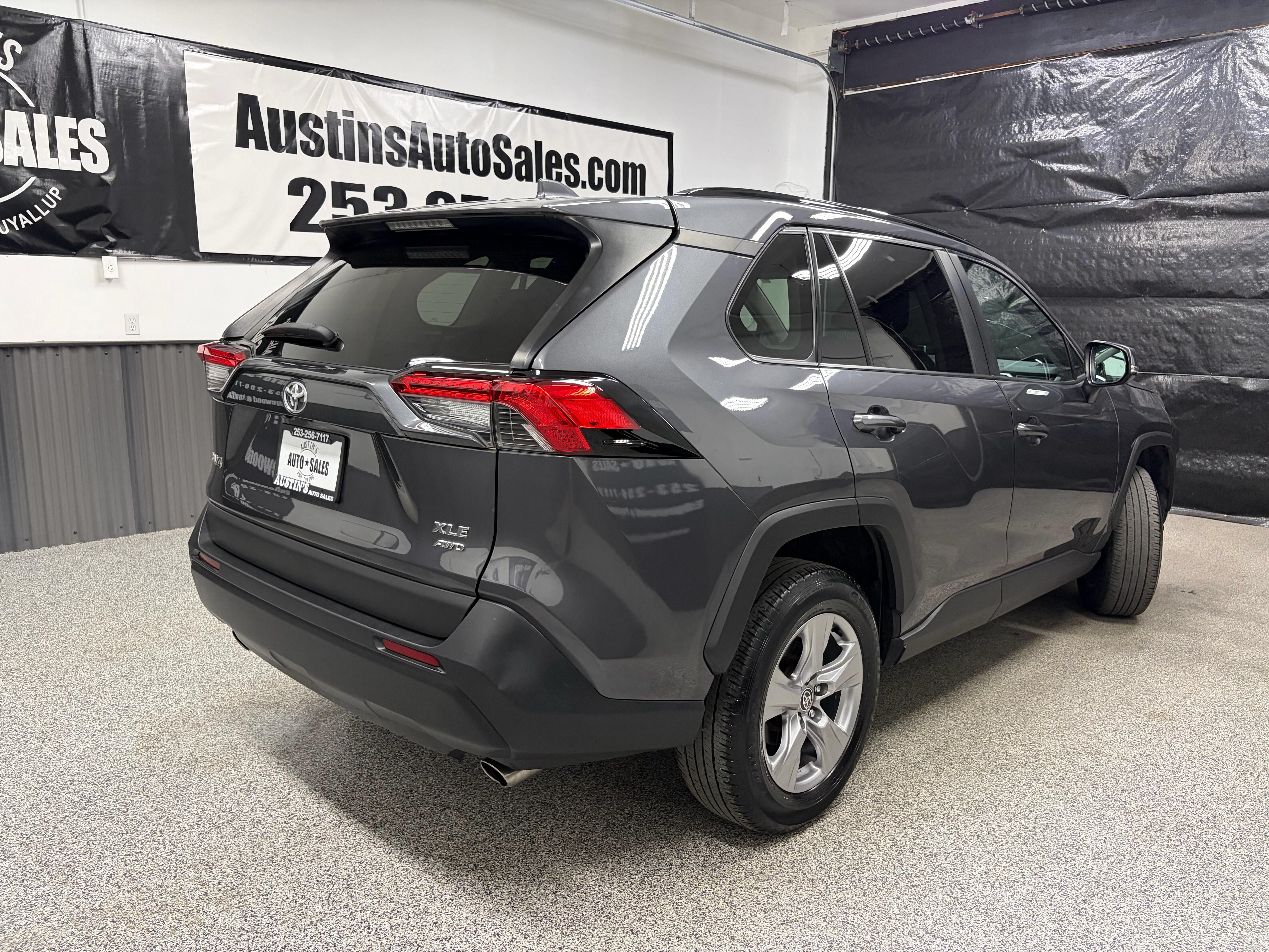 Used 2023 Toyota RAV4 XLE w/ XLE Grade Weather Package AWD/4WD image 3