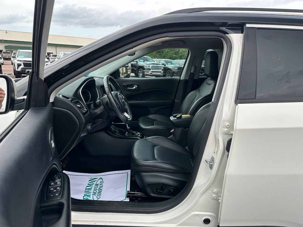 Used 2019 Jeep Compass Limited AWD/4WD image 10