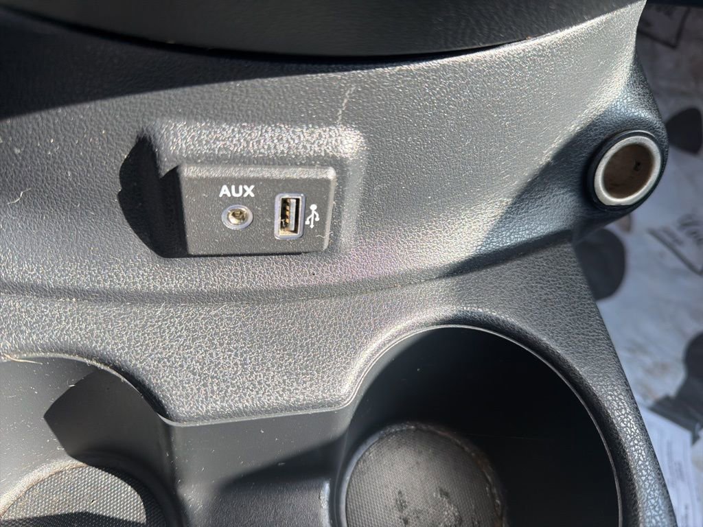 Used 2018 Nissan Versa SV image 17