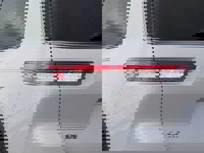 New 2026 Jeep Grand Cherokee L 4WD image 9