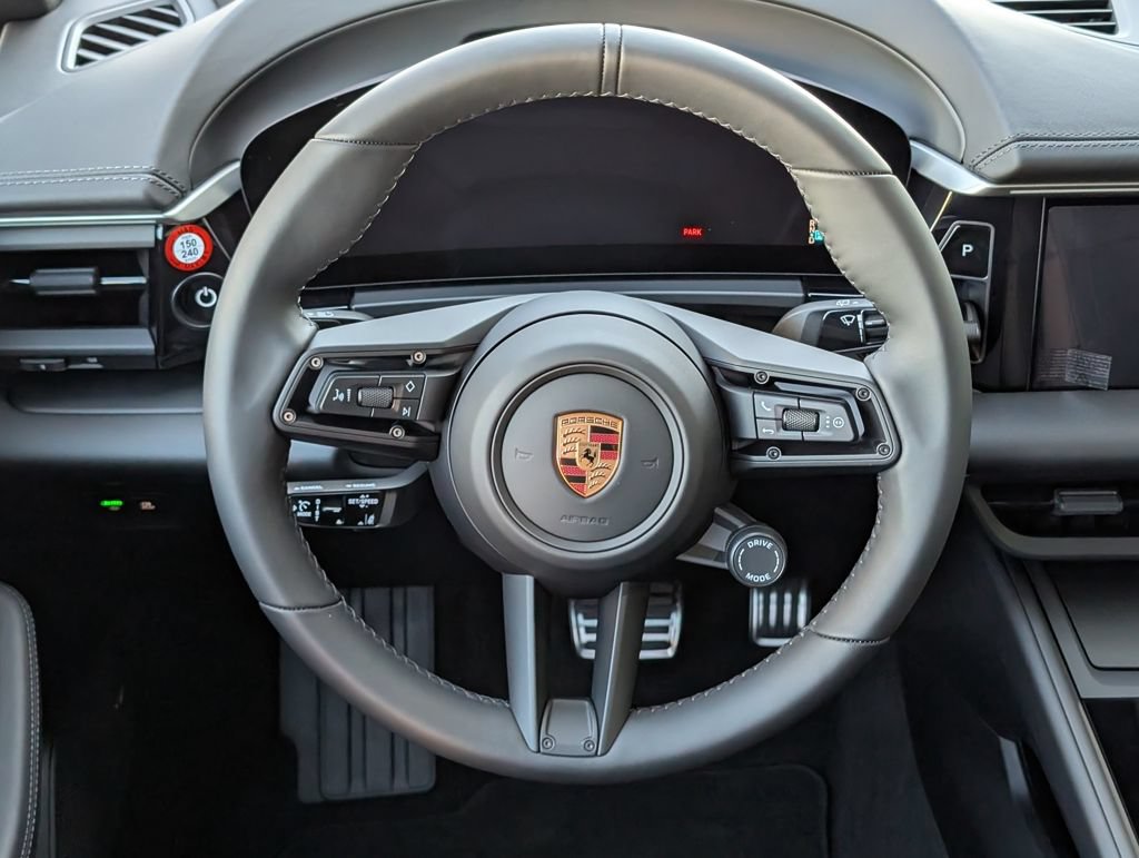 New 2025 Porsche Macan 4S Electric AWD/4WD image 19