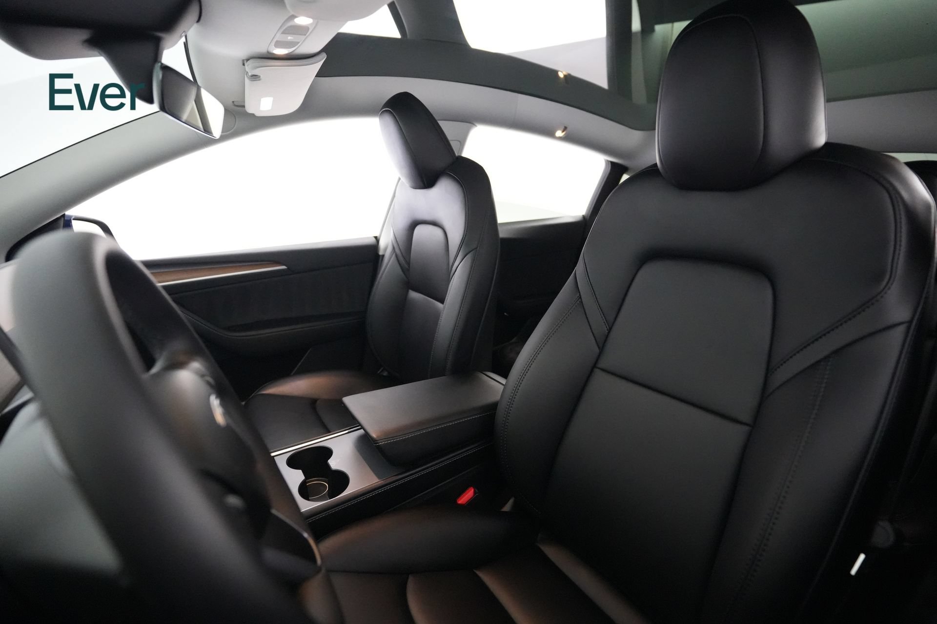 Used 2024 Tesla Model Y 2WD image 4