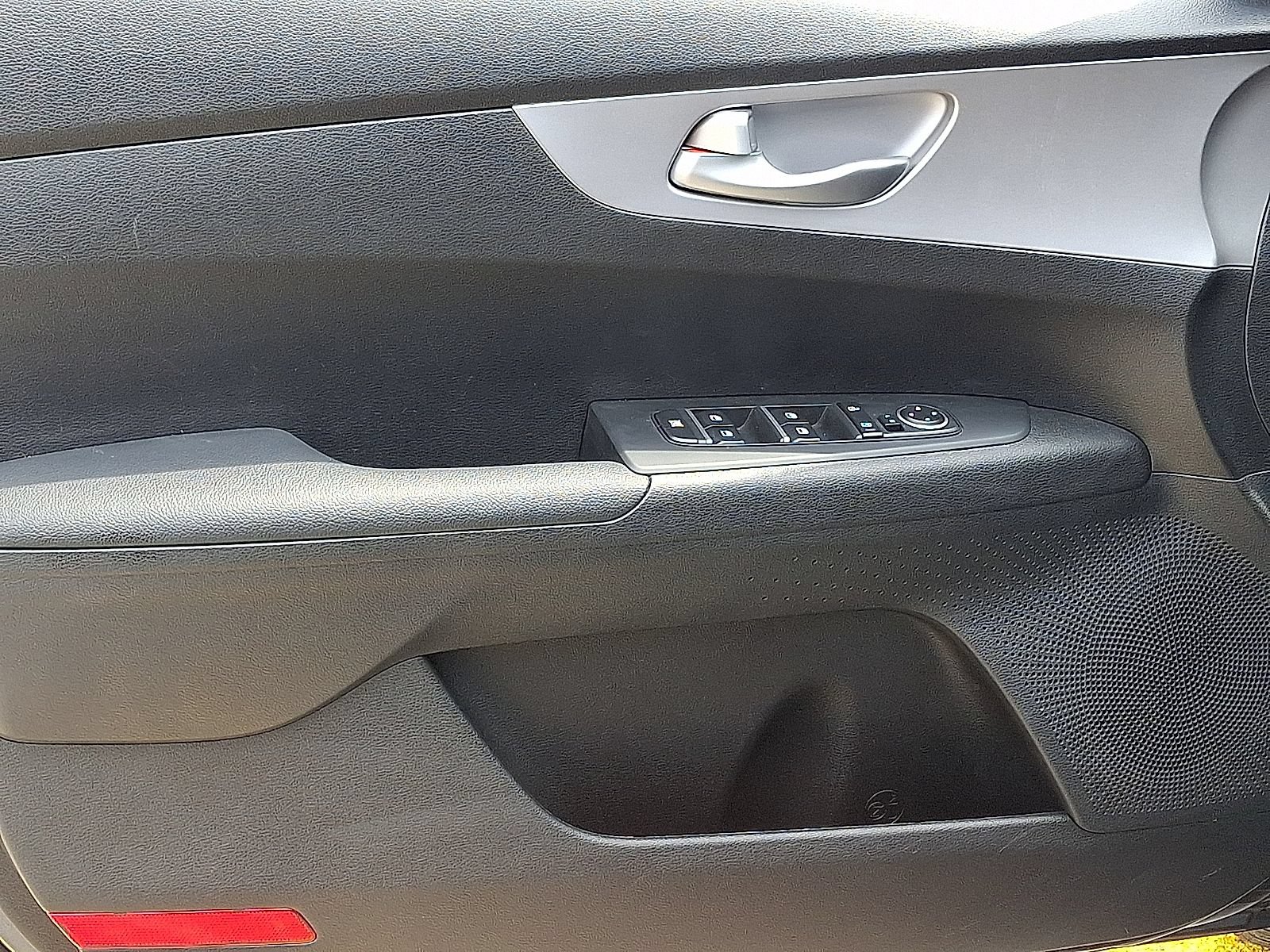 Used 2023 Kia Forte LXS FWD image 12