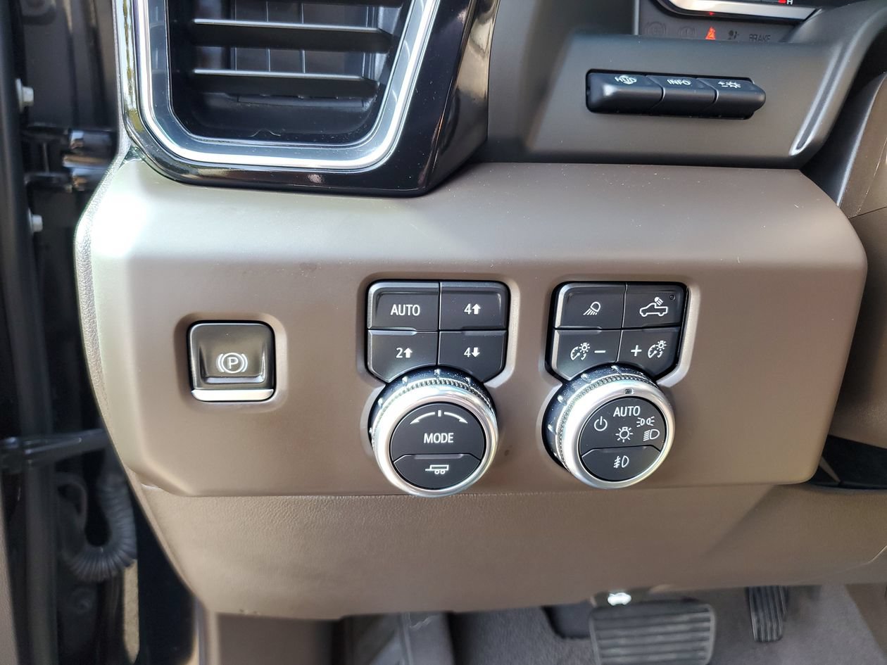 Used 2023 GMC Sierra 1500 Denali w/ Denali Reserve Package AWD/4WD image 30