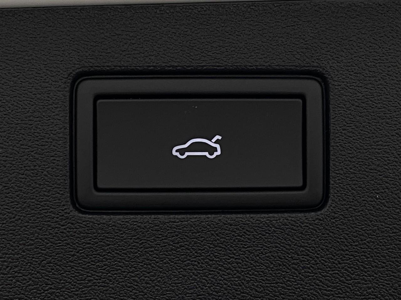 New 2026 Volkswagen Tiguan SE image 6