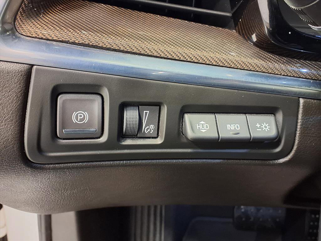 Used 2018 Cadillac XT5 Platinum w/ Driver Assist Package image 23