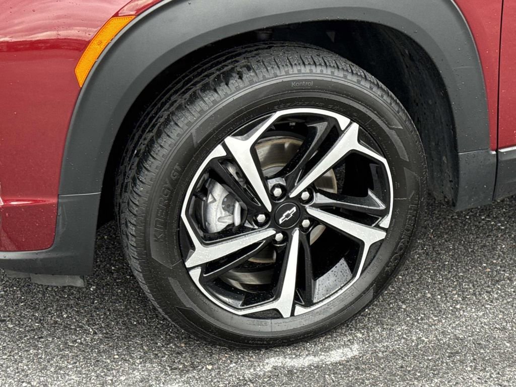 Used 2023 Chevrolet TrailBlazer RS w/ Sun and Liftgate Package AWD/4WD image 29