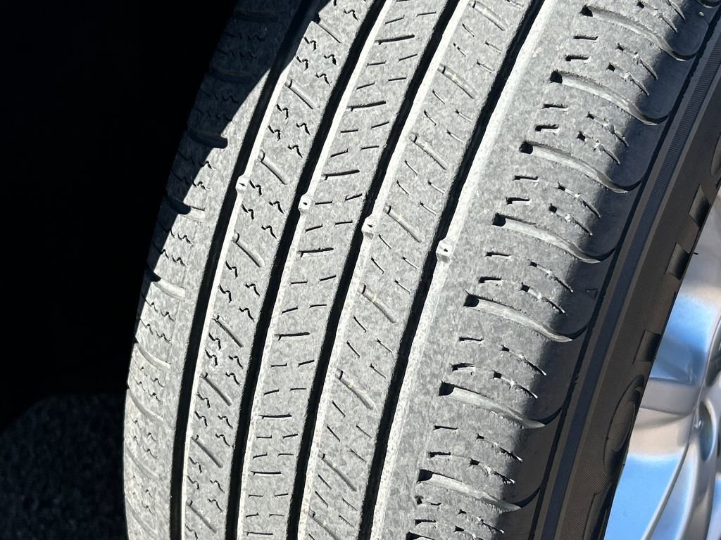 Used 2021 Chrysler Pacifica Touring-L image 30