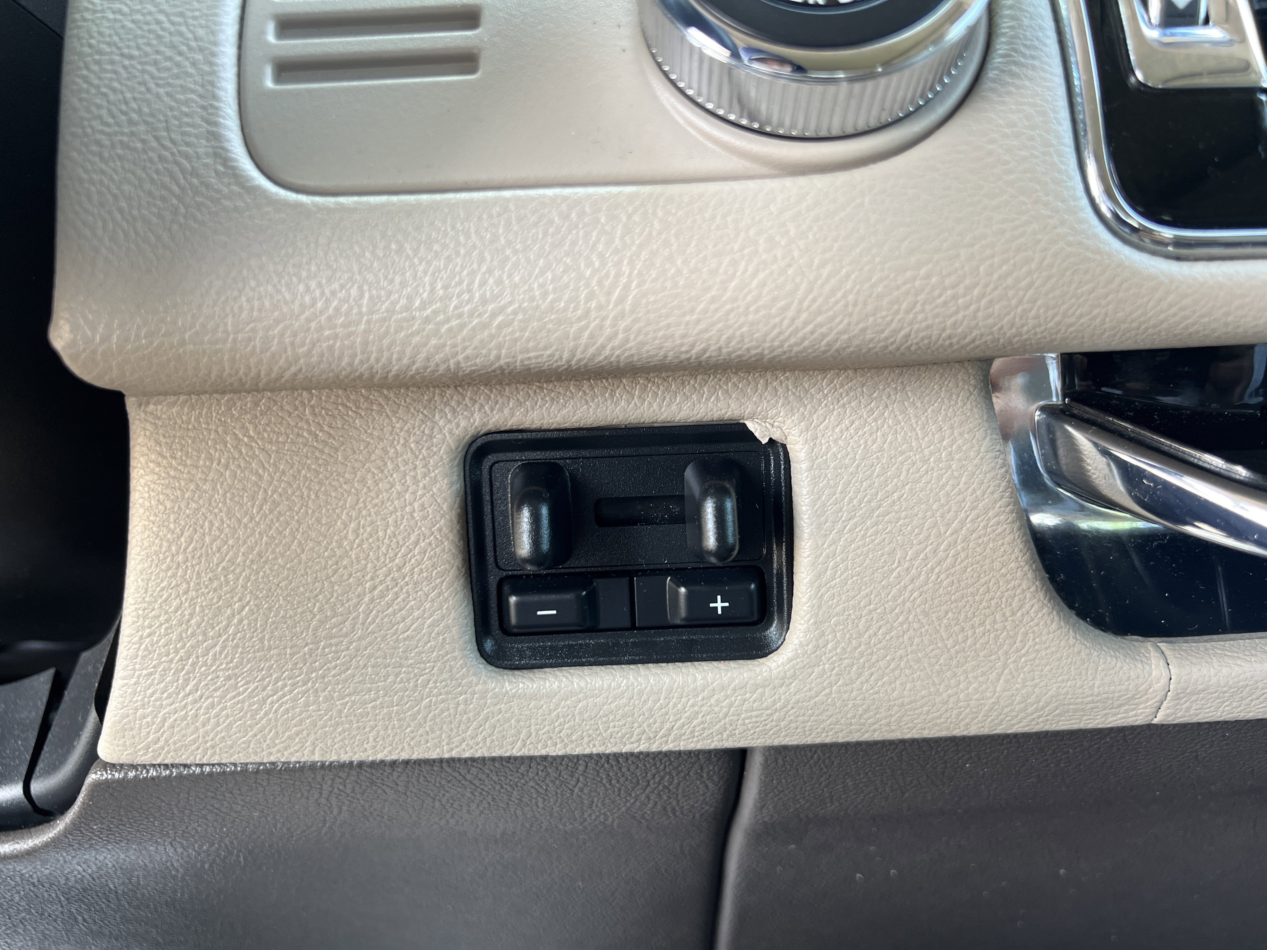 Used 2023 Lincoln Navigator L Reserve AWD/4WD image 21