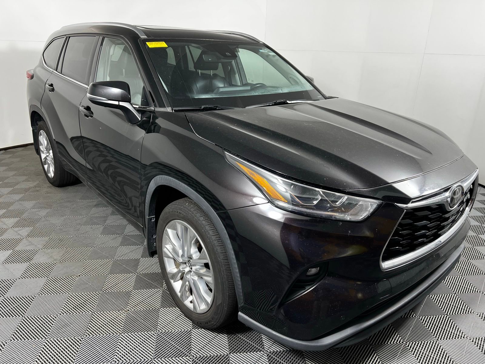 Certified 2020 Toyota Highlander Limited image 3