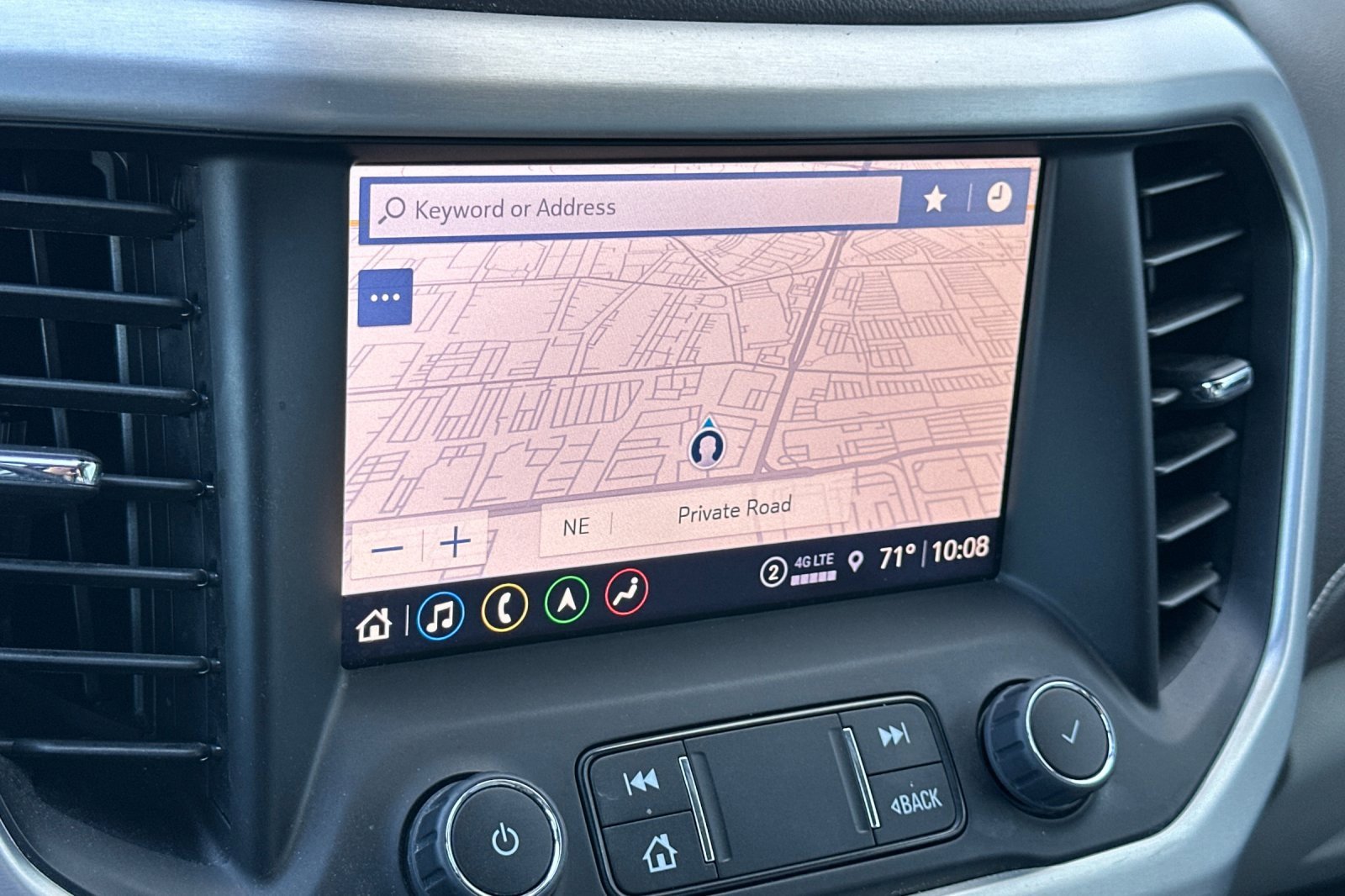 Used 2023 GMC Acadia SLT image 47