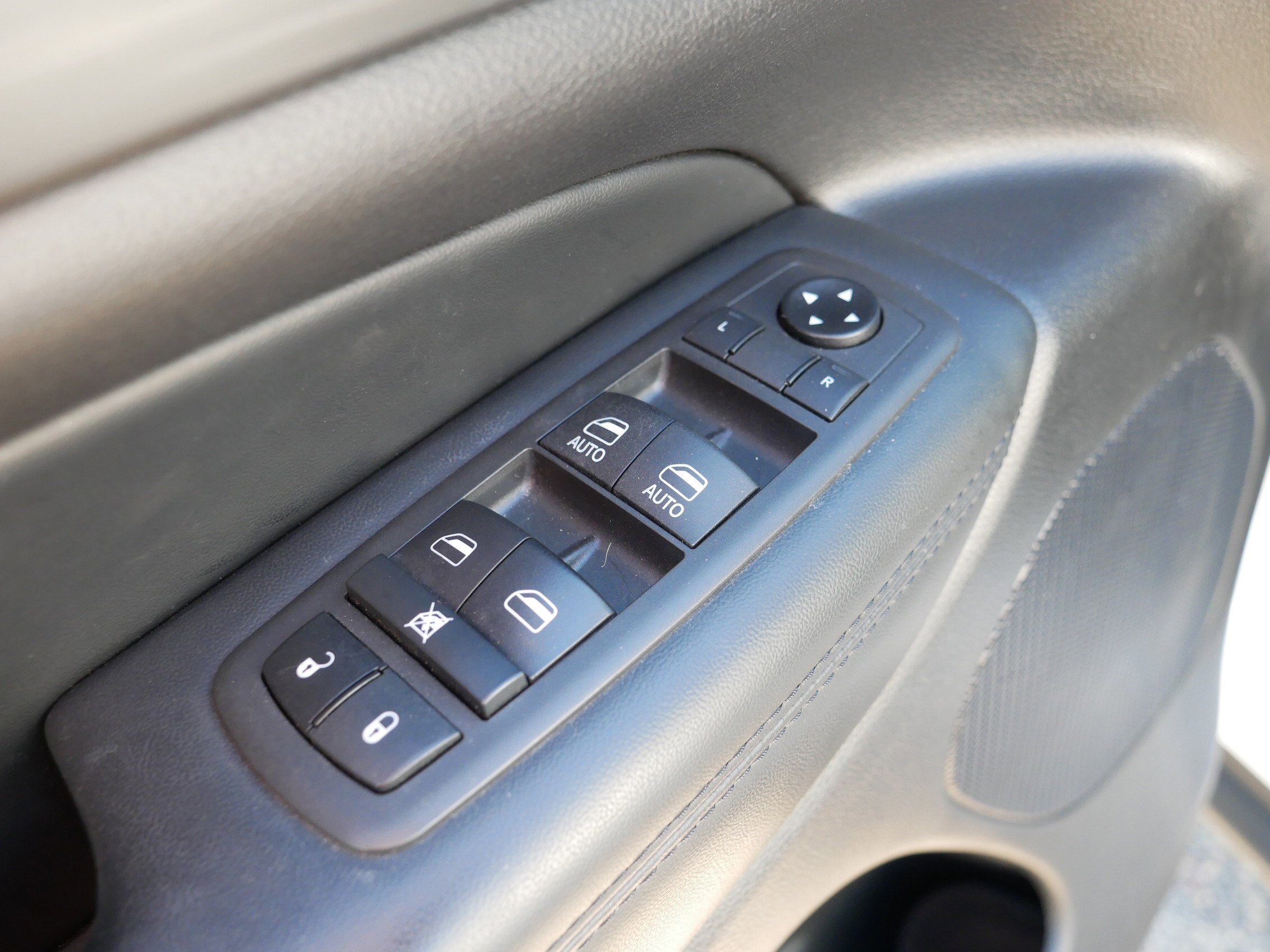 Certified 2021 Jeep Grand Cherokee Laredo w/ Security & Convenience Group image 19