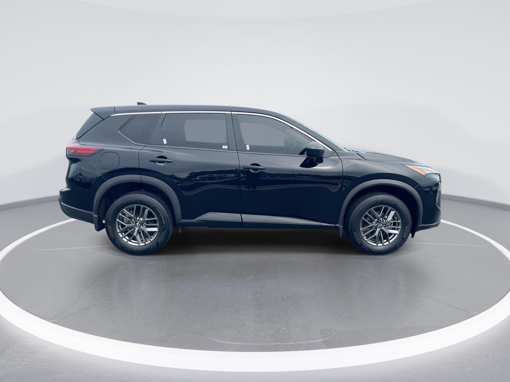 Used 2024 Nissan Rogue S AWD/4WD image 9