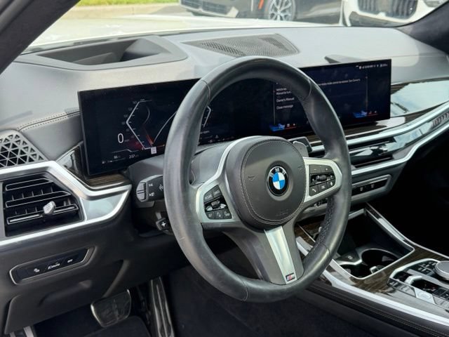 Used 2024 BMW X7 xDrive40i w/ M Sport Package AWD/4WD image 16
