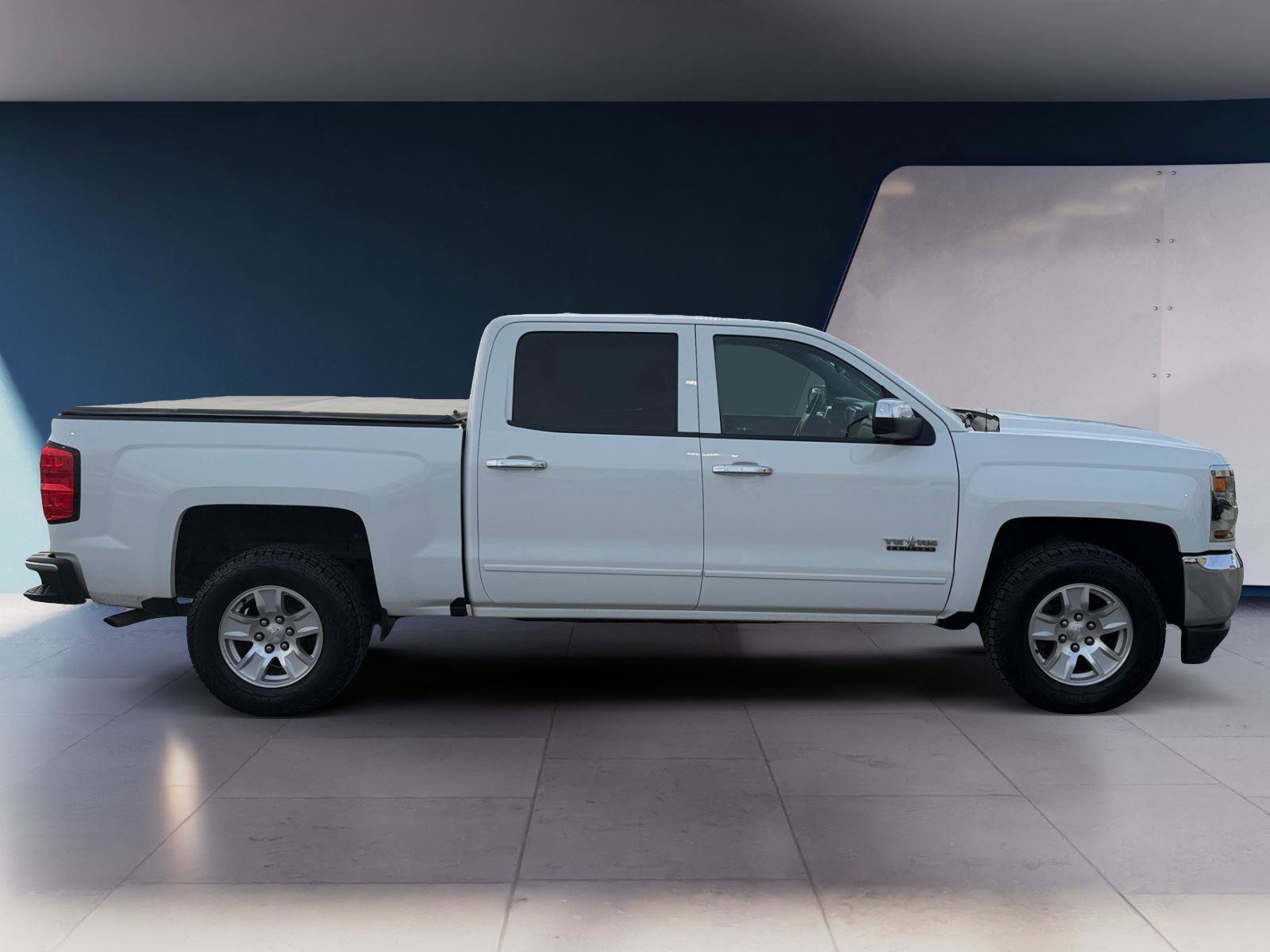Used 2018 Chevrolet Silverado 1500 LT w/ LT Eassist Package image 6