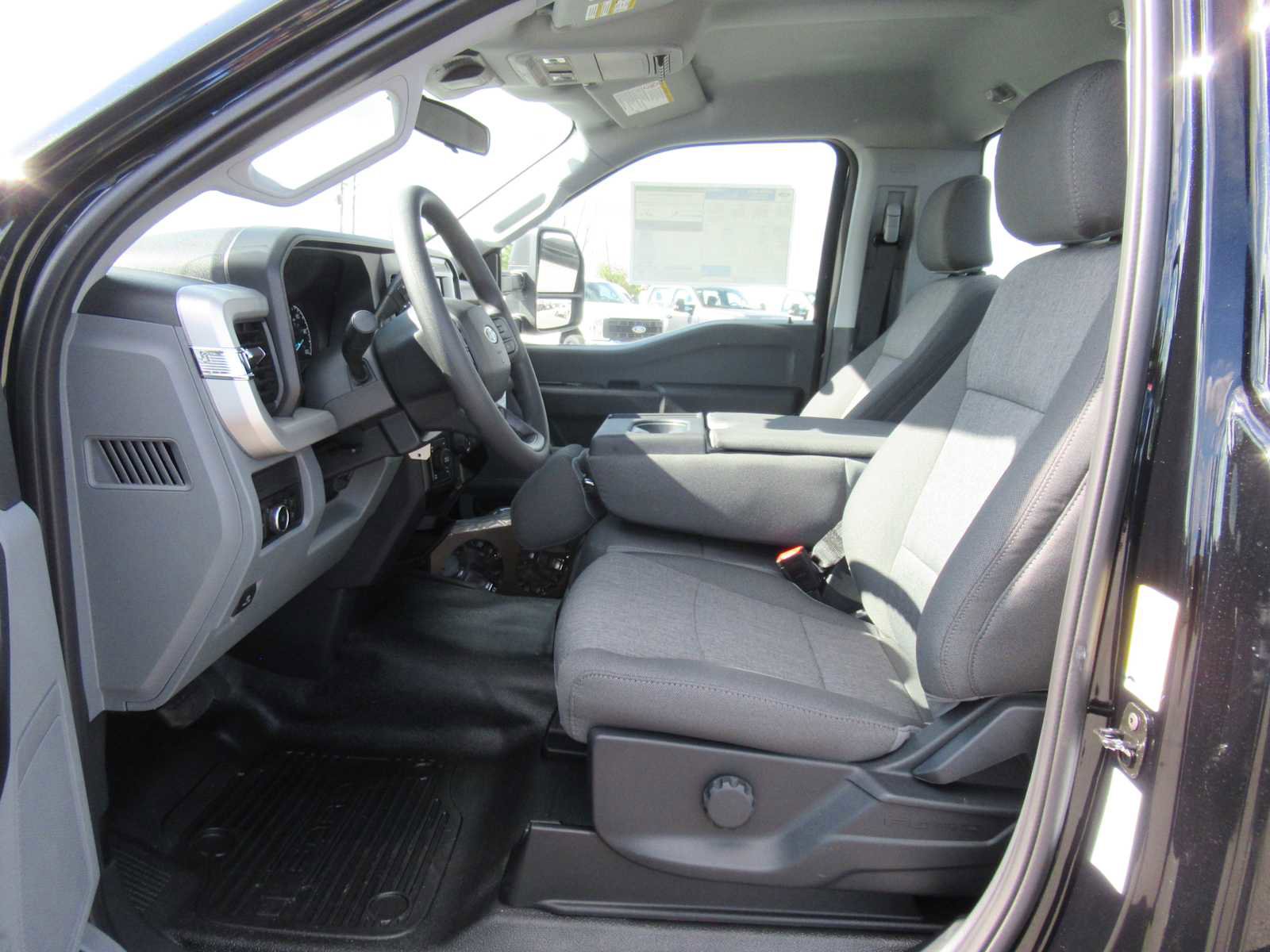 New 2026 Ford F350 XL w/ XL Chrome Package AWD/4WD image 14