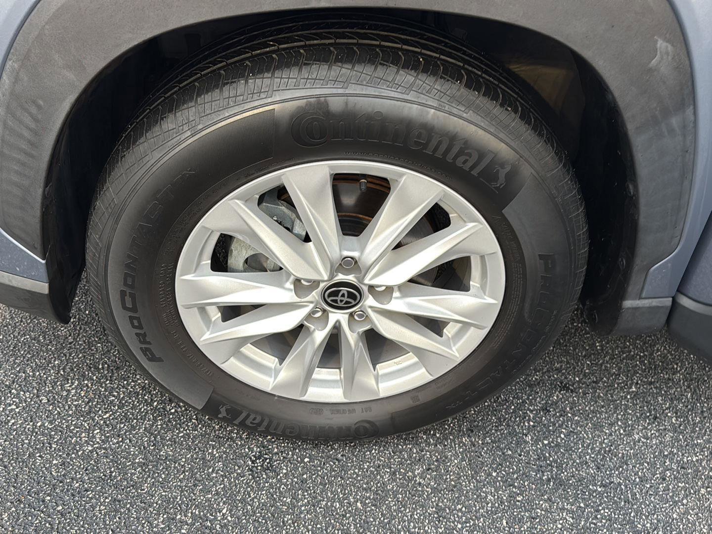 Certified 2022 Toyota Corolla Cross LE image 29