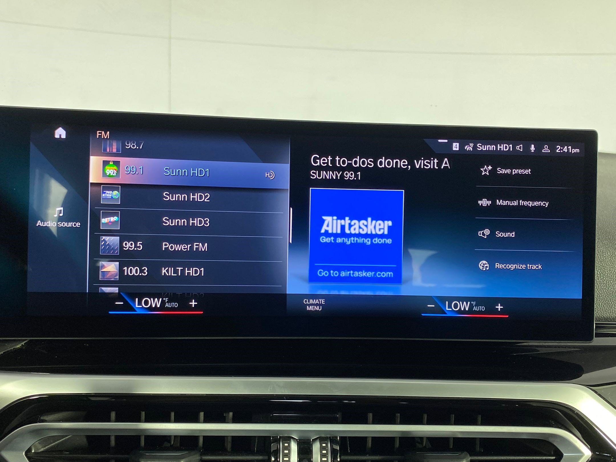 Used 2023 BMW 530i w/ Executive Package image 24