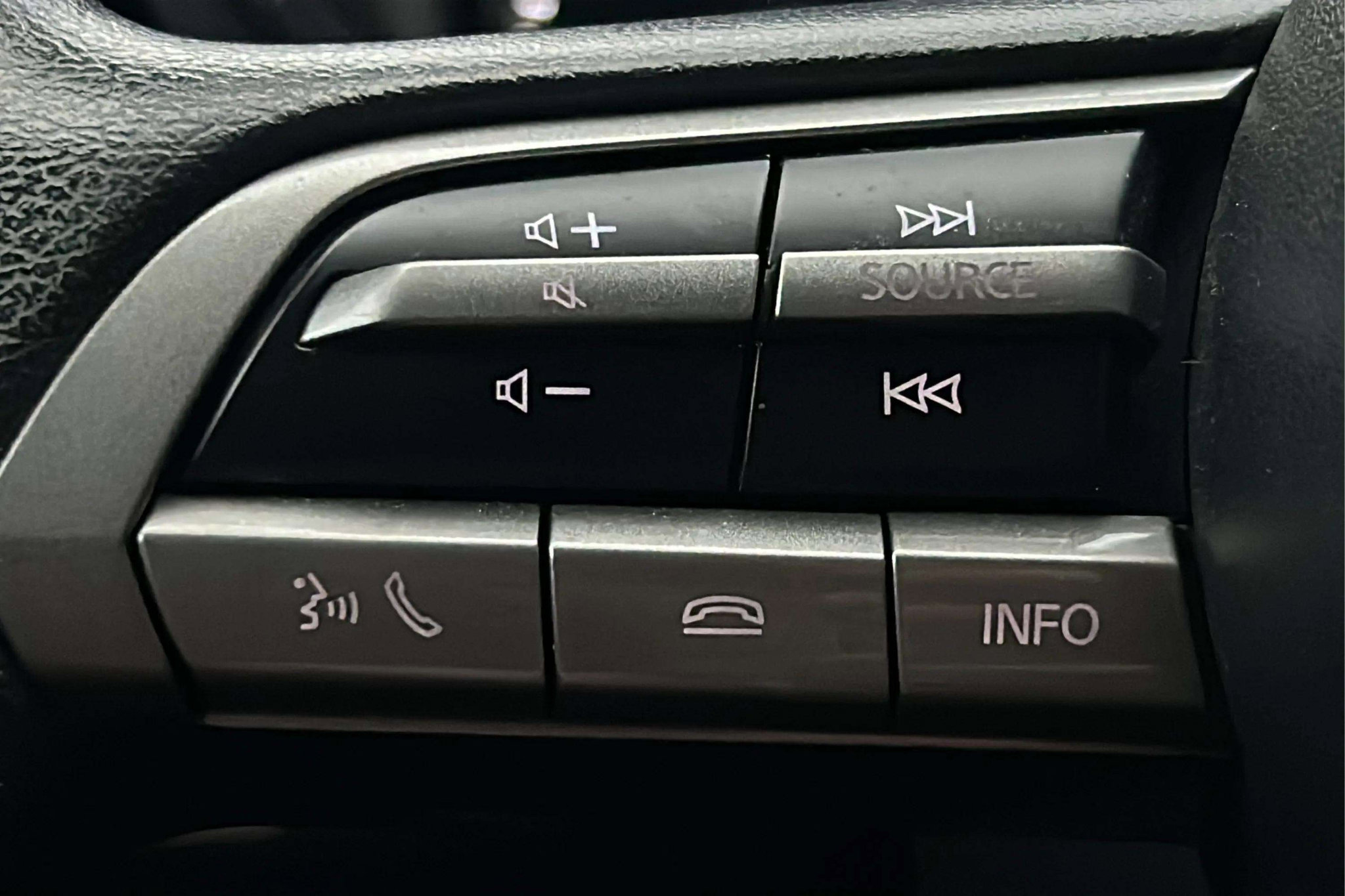 Used 2021 MAZDA MAZDA3 s image 28