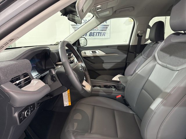 New 2026 Ford Explorer Active w/ Active Comfort Package RWD image 18